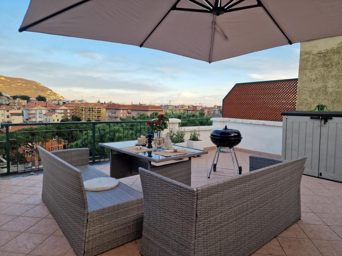 Apartmán 650 Metri Dal Mare - Wifi - Terrazzo - Piscina - A/C Pietra Ligure Exteriér fotografie
